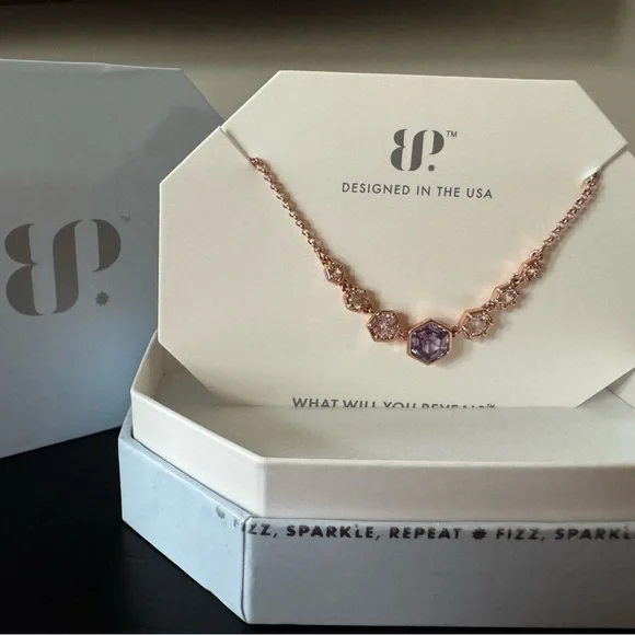 BP Feeling Glam Necklace - Picture 2 of 8